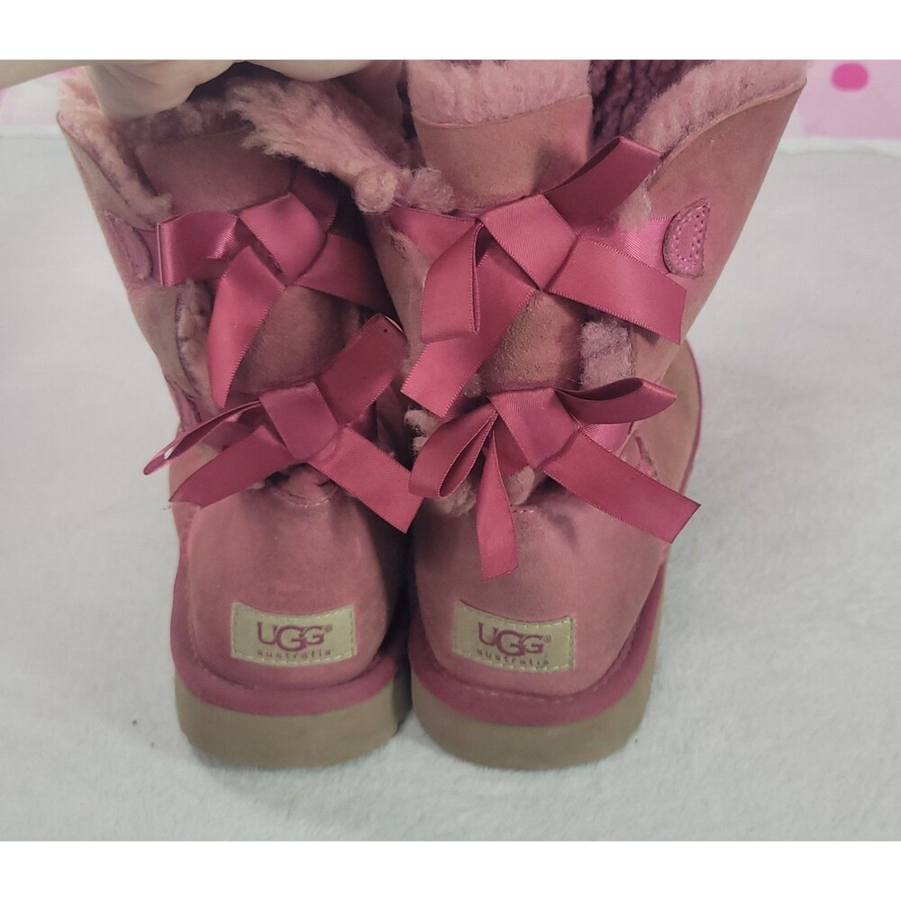 UGG Australia Bailey Bow Pink Berry Suede Boots Womens Size 7 Double Satin Bows